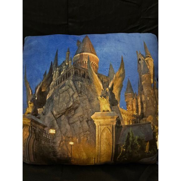 Universal Studios Harry Potter Square Accent Pillow Tasseled Corners - Picture 11 of 13